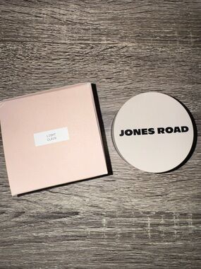 JONES ROAD WHAT THE FOUNDATION ✨